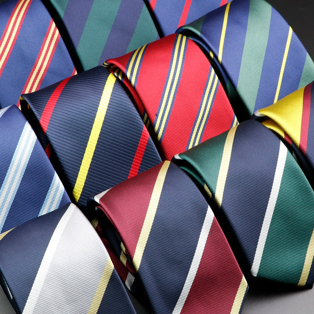 Nouvelle cravate classique à rayures pour homme, 7 cm, jacquard, rouge, bleu, vert, à porter au quotidien, accessoire pour robe de soirée, cadeau pour homme