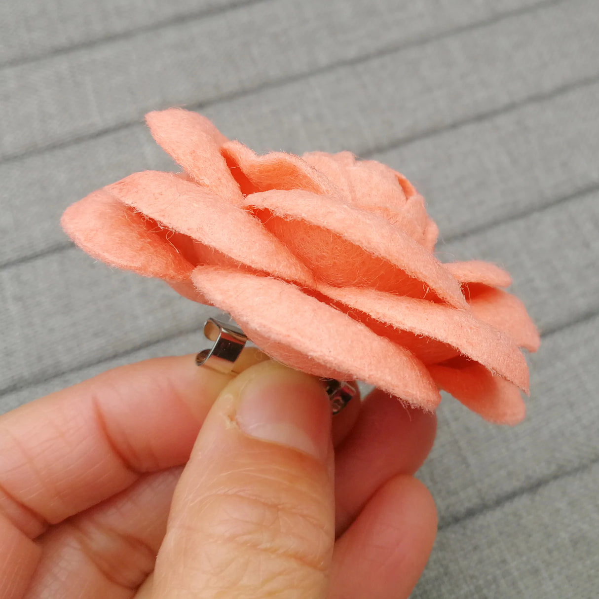 Luxus Große Broschen für Frau Schals Schnalle Pin Tuch Kunst Stoff Blume Brosche Mode Kleidung Schmuck Zubehör Mädchen Geschenke