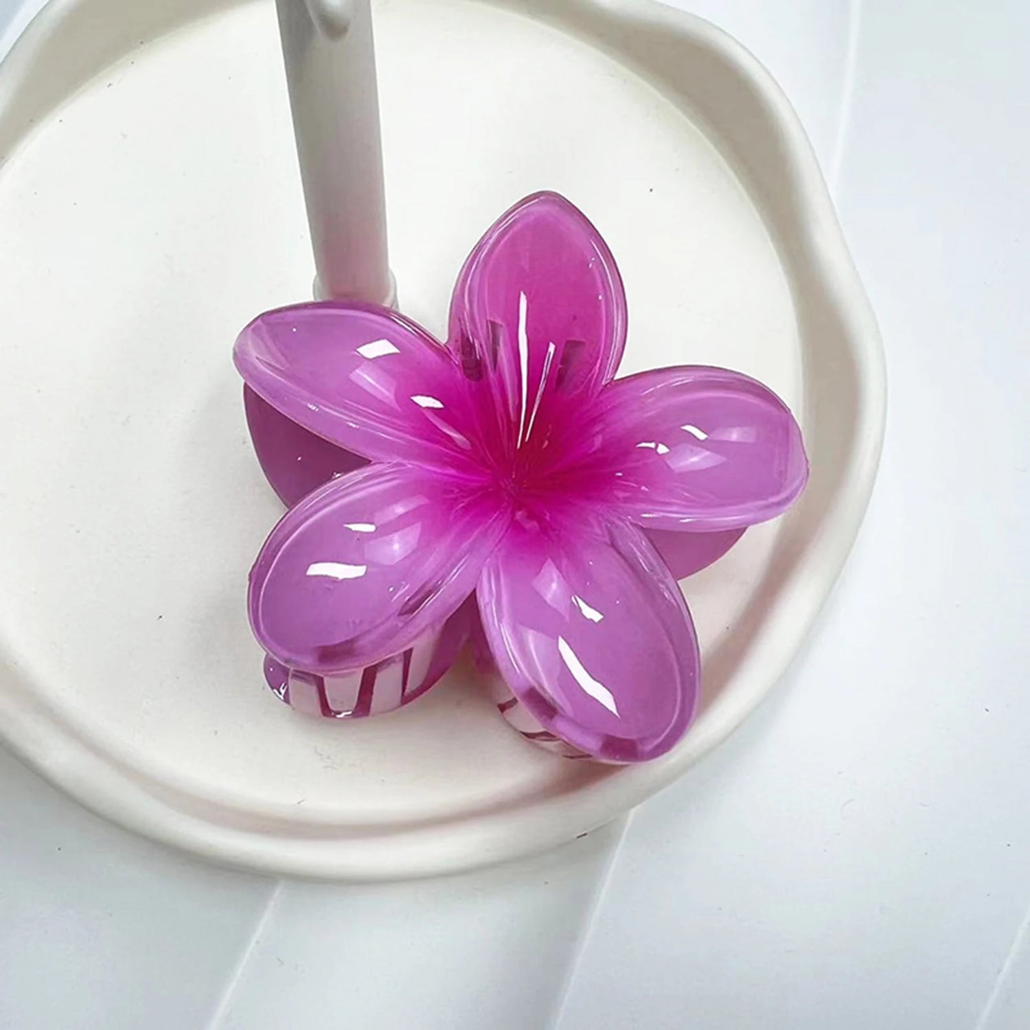 2024 Bohemian Beach Vacation Frangipani Egg Flower Hair Clips Lily Flower Hawaii Beach Hair Claw for Women Girl Hair Accessories