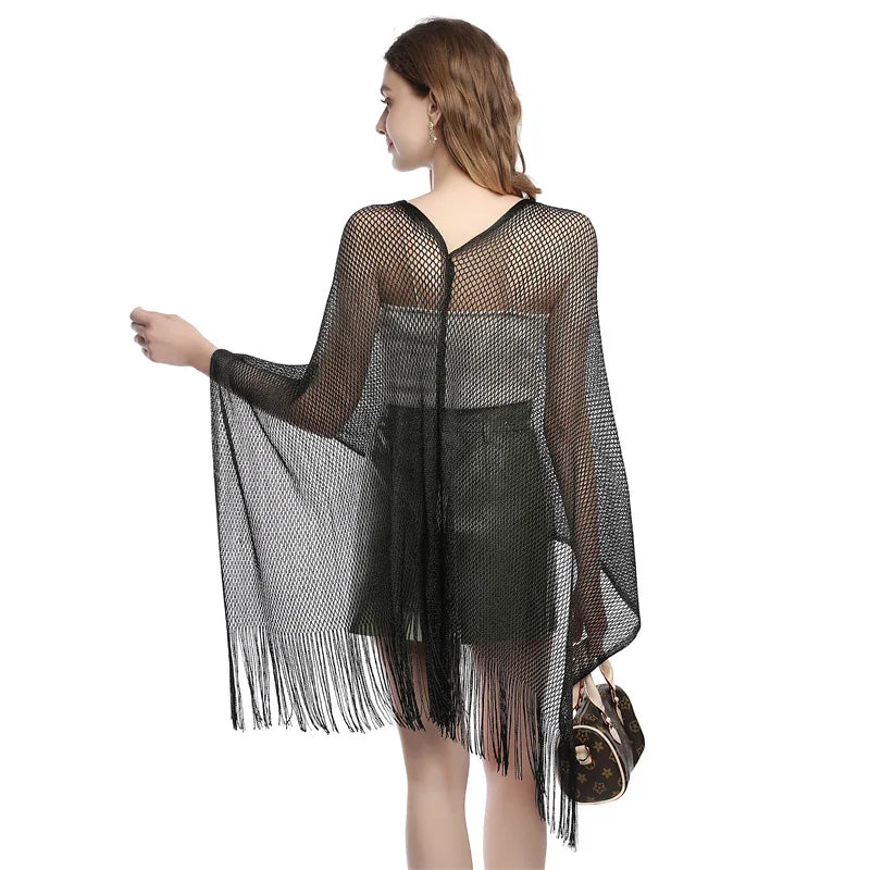 Châle de protection solaire pour femme, poncho d'été ajouré, chemisier de bikini de vacances, cape de plage respirante, cape à pompons, couleur unie