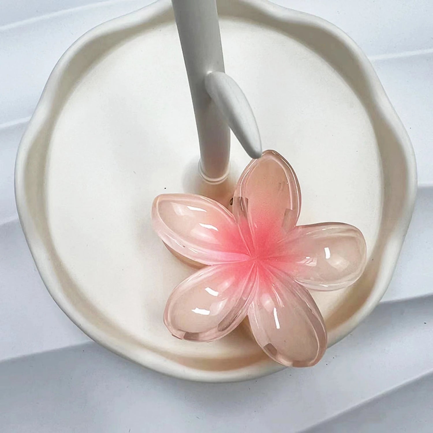 2024 Bohemian Beach Vacation Frangipani Egg Flower Hair Clips Lily Flower Hawaii Beach Hair Claw for Women Girl Hair Accessories
