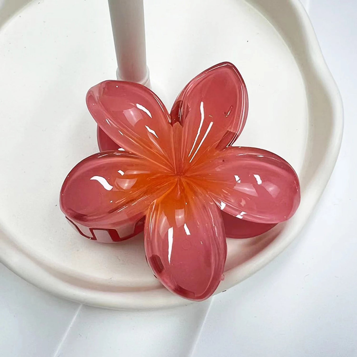2024 Bohemian Beach Vacation Frangipani Egg Flower Hair Clips Lily Flower Hawaii Beach Hair Claw for Women Girl Hair Accessories
