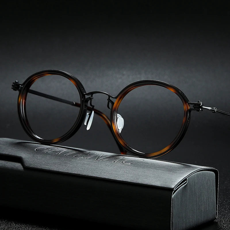 Vintage Pure Titanium Eyeglasses Frame Men Round Ultra Light Glasses Frame Women Retro Luxury Brand Designer Eyewear