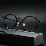 Vintage Pure Titanium Eyeglasses Frame Men Round Ultra Light Glasses Frame Women Retro Luxury Brand Designer Eyewear