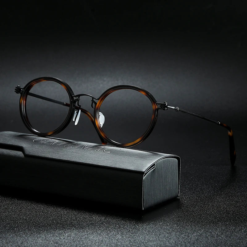 Vintage Pure Titanium Eyeglasses Frame Men Round Ultra Light Glasses Frame Women Retro Luxury Brand Designer Eyewear
