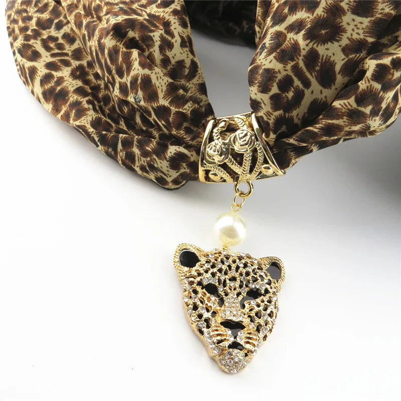 Ahmed Autumn and Winter Fashion Rhinestone Leopard Head Pendant Leopard Scarf Necklace For Women New Neckerchief Scarves Jewelry