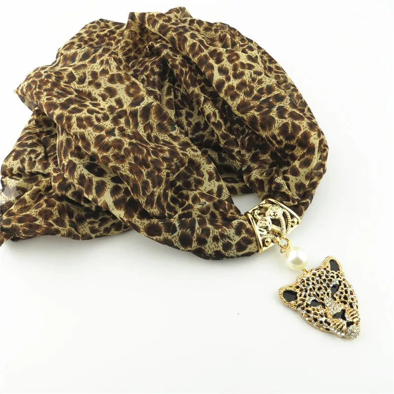 Ahmed Autumn and Winter Fashion Rhinestone Leopard Head Pendant Leopard Scarf Necklace For Women New Neckerchief Scarves Jewelry