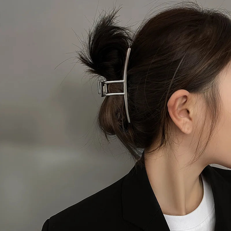 Ruoshui Woman Trendy Silver Pin Hair Claws Women Hair Clips Fashion Hairpins Women Hair Accessories Hairgrip Barrettes Headwear