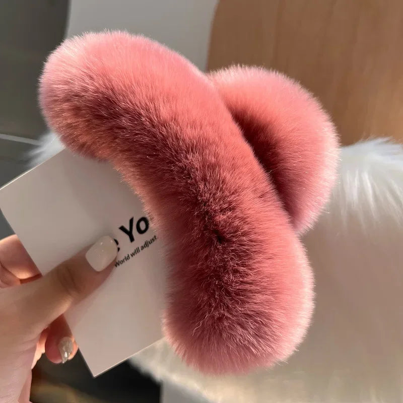 Muweordy New Oversized Faux Fur Big Crab Hair Clip for Girls Rabbit Hair Claw Clips Cute Plush Ponytail Women's Hair Barrettes