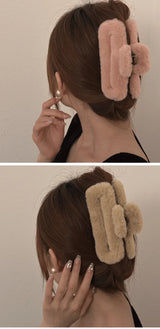 Winter Plush Square Hair Claw for Women Korean Elegant Acrylic Hairpins Faux Fur Hair Clip Pink Barrette Crab Hair Accessories