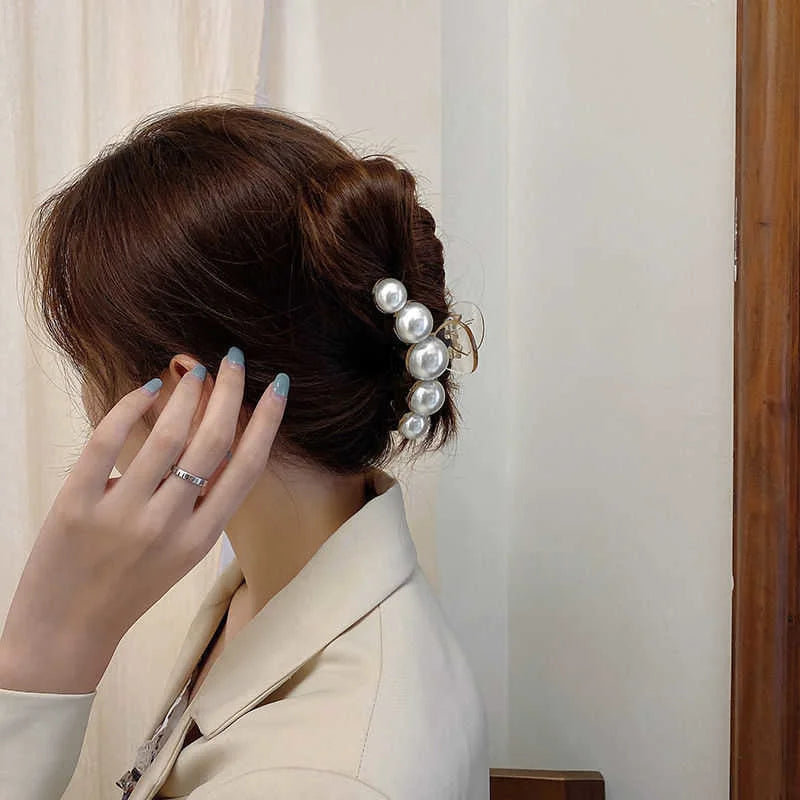 Simulated Pearl Hair Claws for Women Korean Acrylic Hair Clips Girls Large Size Barrette Shark Clip Fashion Hair Accessories