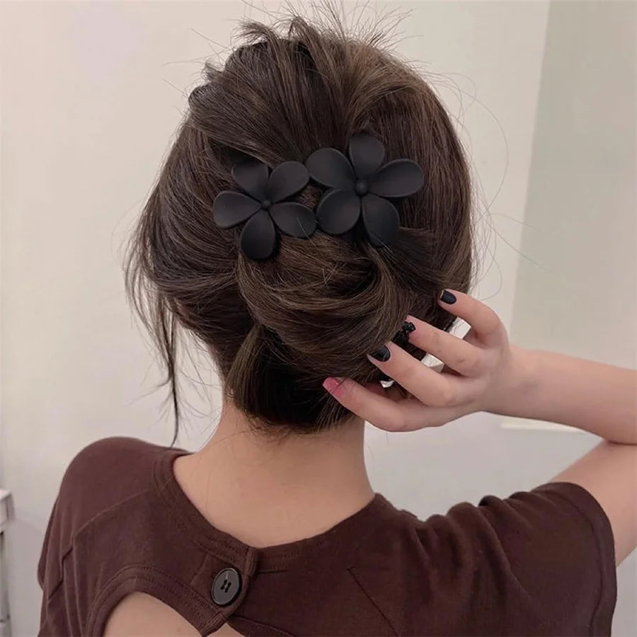 4Pcs Flower Hair Clips Fashion Matte Black Floral Hairpins Hair Claw Clips Non-Slip Hair Clamps Grab Elegant Hair Accessories