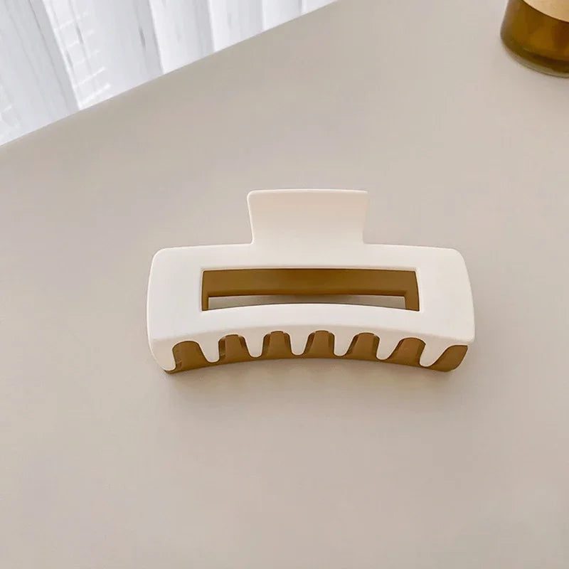 Acrylic Frosted Geometric Square Hollowed Hair Claws for Women Simple Versatile Premium Outdoors Sports Shark Clips Accessories