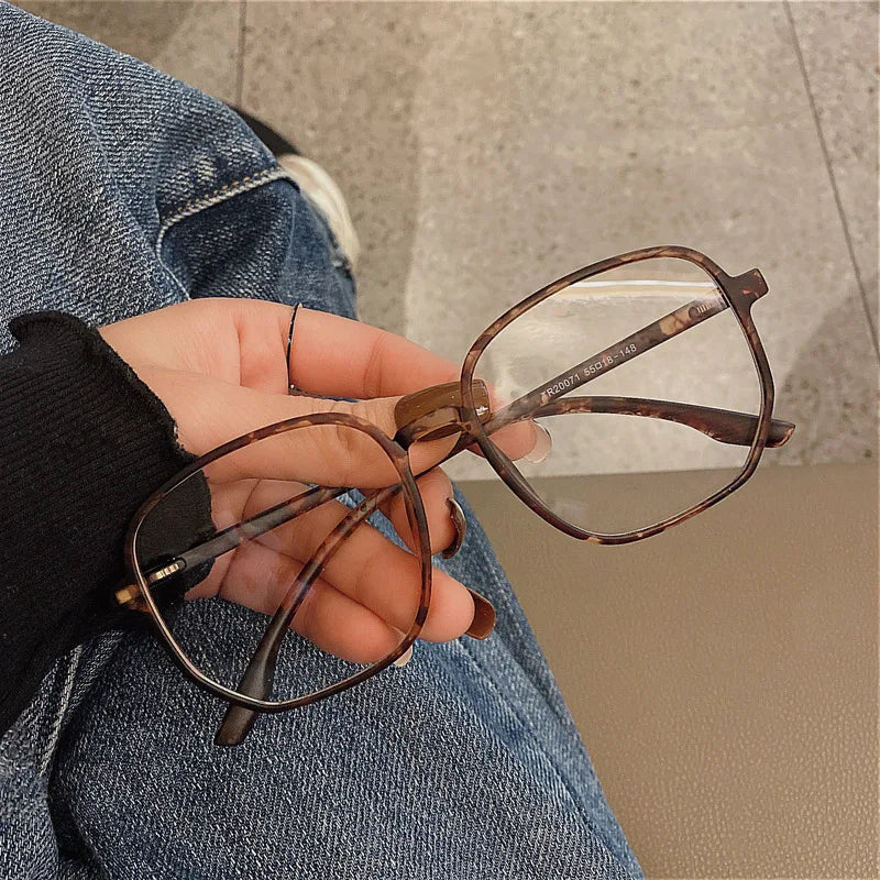 Nearsighted Eyewear Blue Light Blocking Glasses Comfortable Fashionable Eye Glasses -100 To -600