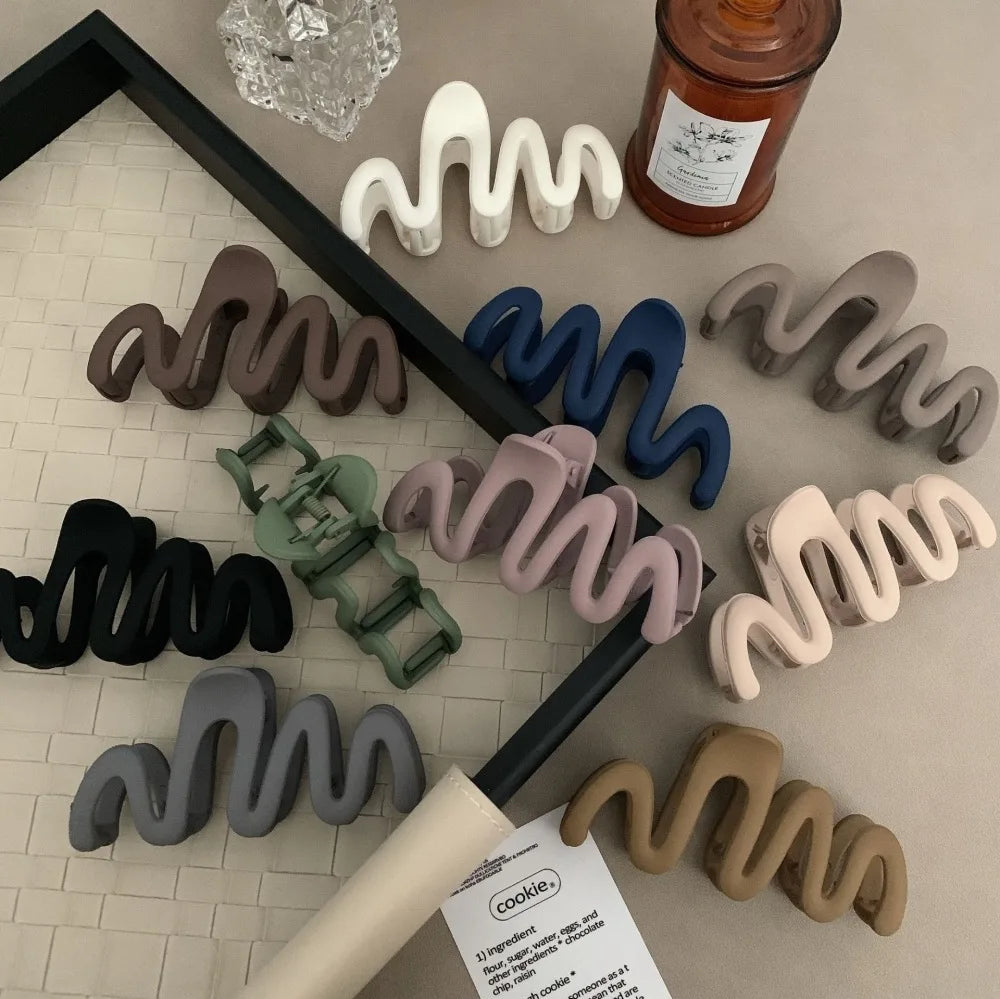 2023 New Trendy Curve Matt Hair Claw Clip Large Shark Crab Hair Clips Women Hair Accessories INS Female Back of Head Hairpin
