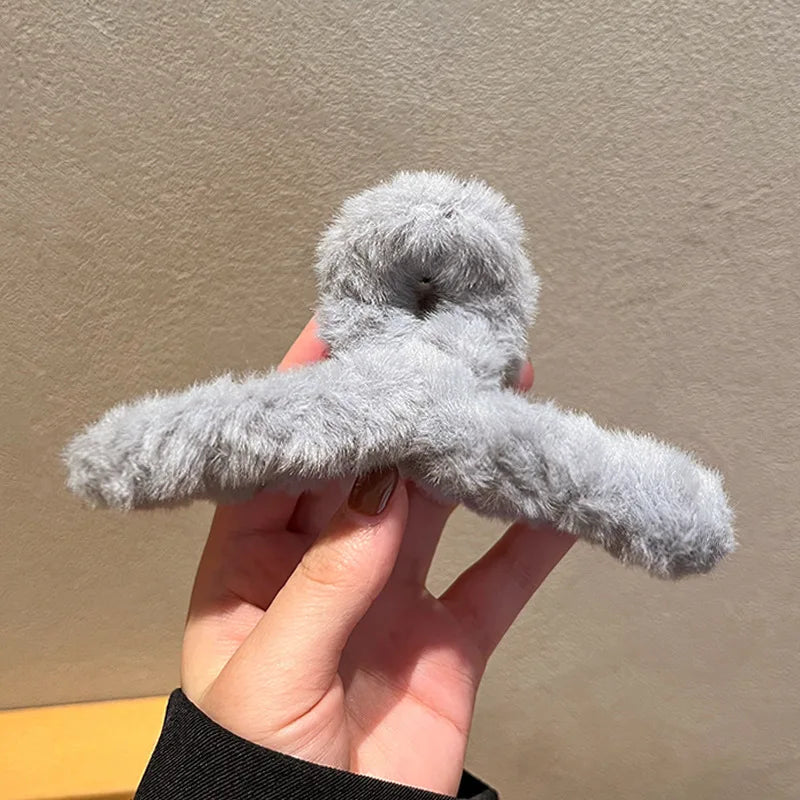 New Winter Faux Fur Hair Claw for Women Elegant Acrylic Crab Barrette Hairpin Girl-Hair Furry Headwear Hair Claw Clip