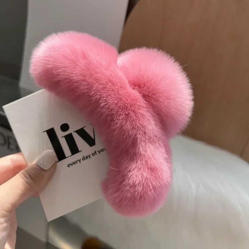 Muweordy New Oversized Faux Fur Big Crab Hair Clip for Girls Rabbit Hair Claw Clips Cute Plush Ponytail Women's Hair Barrettes