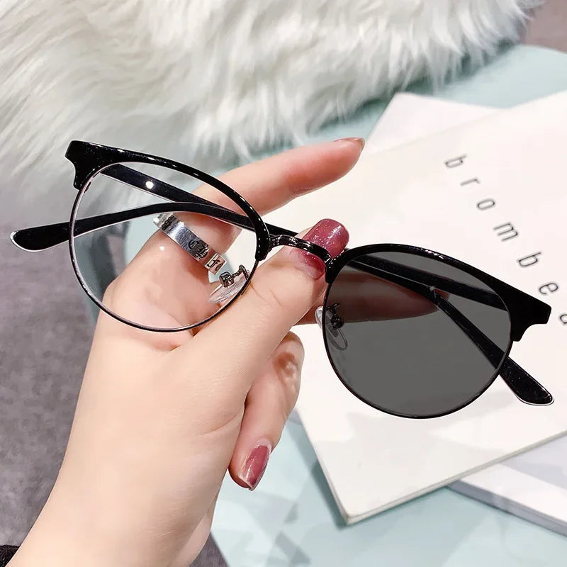 Blue Light Blocking Far-sight Glasses Unisex Women Men's Intelligent Photochromic Presbyopia Diopter Prescription Plus Eyewear