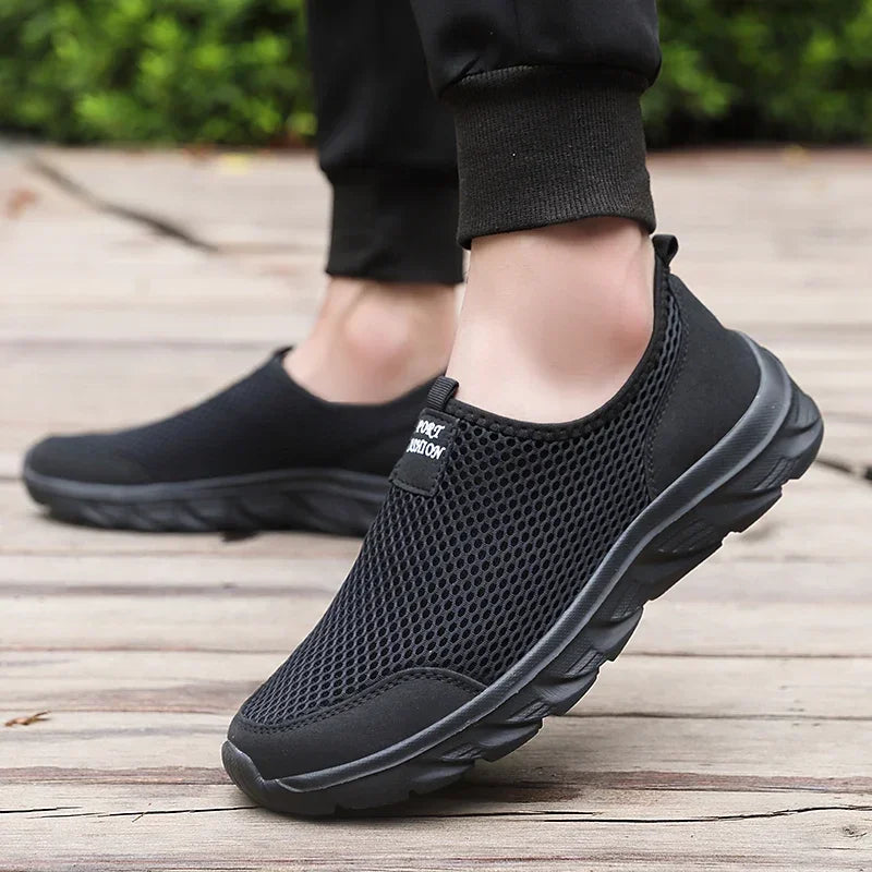 MAEDEF Fashion Breathable Men Casual Shoes Lightweight Outdoor Walking Shoe Non-slip Men's Sneakers Slip on Comfortable Footwear
