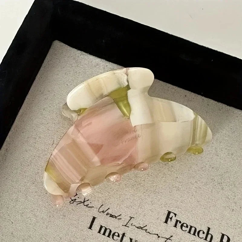 French Women's Hair Clips Elegant Acetate Hair Claw Medium Size Sweet Shark Clip Exquisite Girl Hairs Accessories Headwear 2024