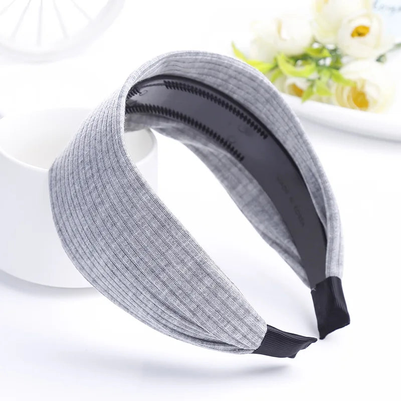 Wide brimmed headbands for women going out in Korea, fashionable and stylish facial wash headbands, hair clips, and ribbons