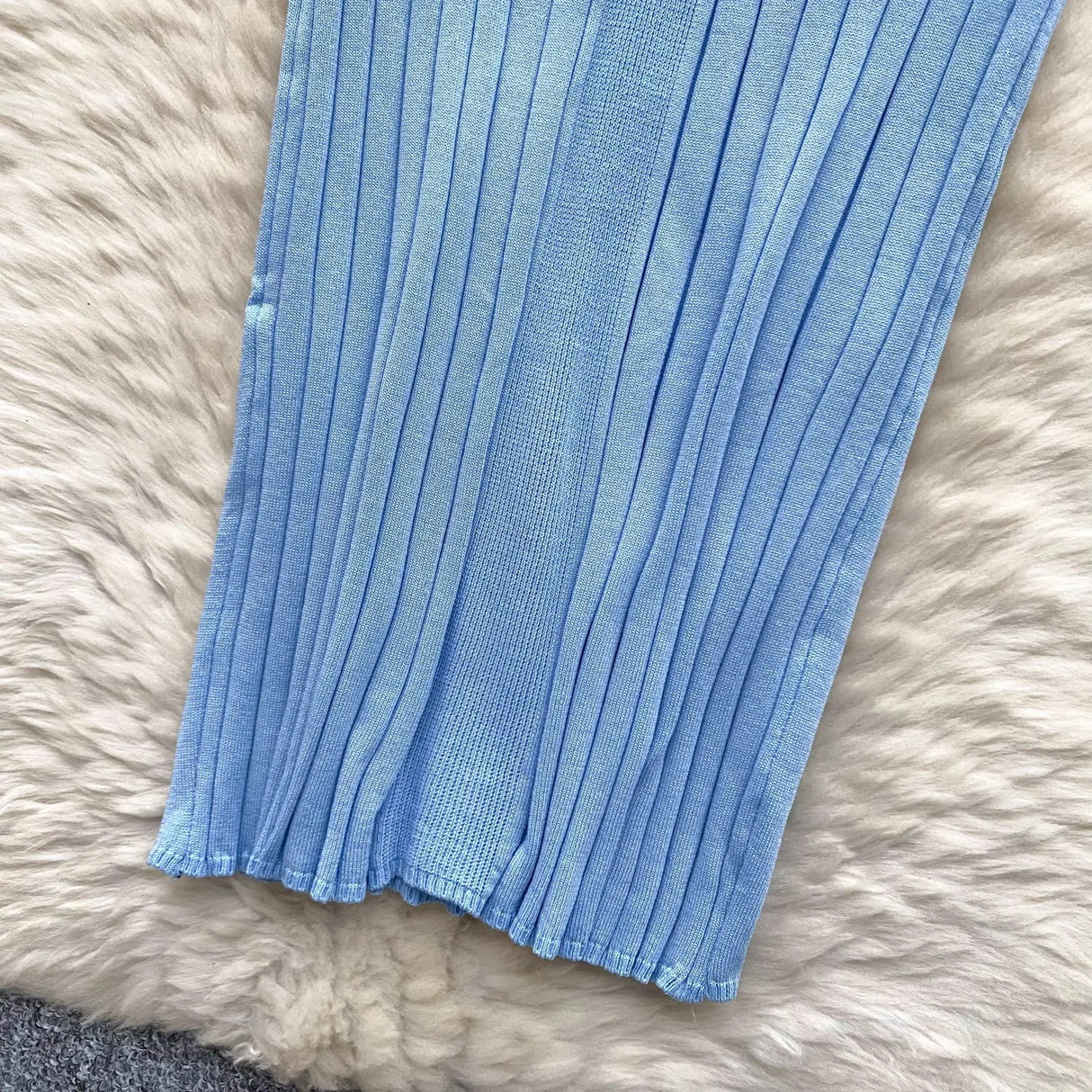 YuooMuoo Chic Fashion Sexy Wrap Hips Knitted Dress Women V-neck Short Sleeve Bodycon Pleated Sweater Dress Office Lady Vestios