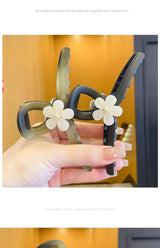 Fashion Flower Clamping Clip for Women Large Premium Sense Clip for Headwear Hairpin Temperament Back Spoon Pan Hair Shark Clip