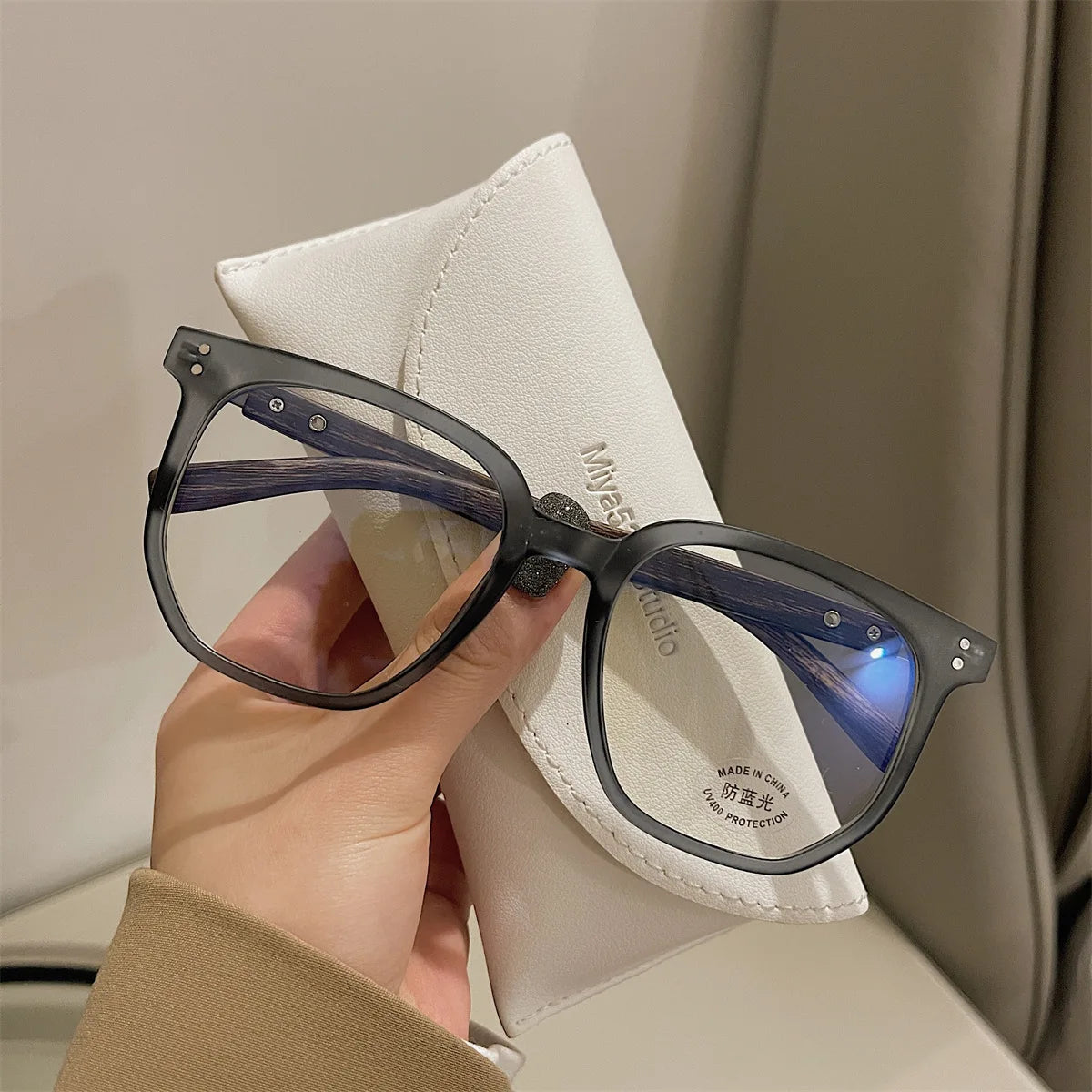 Luxury Blue Light Blocking Reading Glasses Women Men Wooden Legs Presbyopia Eyeglasses HD Lens Farsighted Eyewear with Diopter