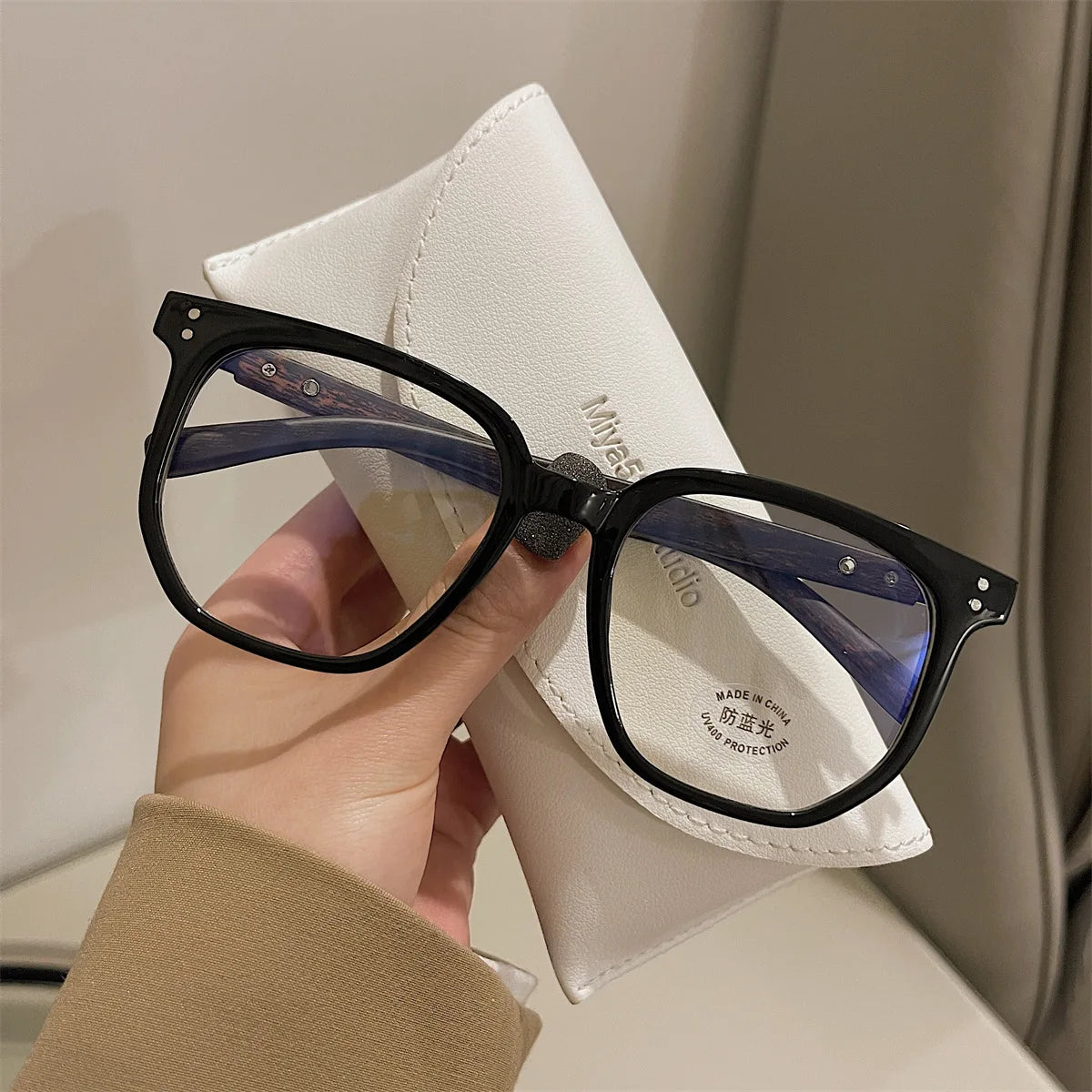 Luxury Blue Light Blocking Reading Glasses Women Men Wooden Legs Presbyopia Eyeglasses HD Lens Farsighted Eyewear with Diopter