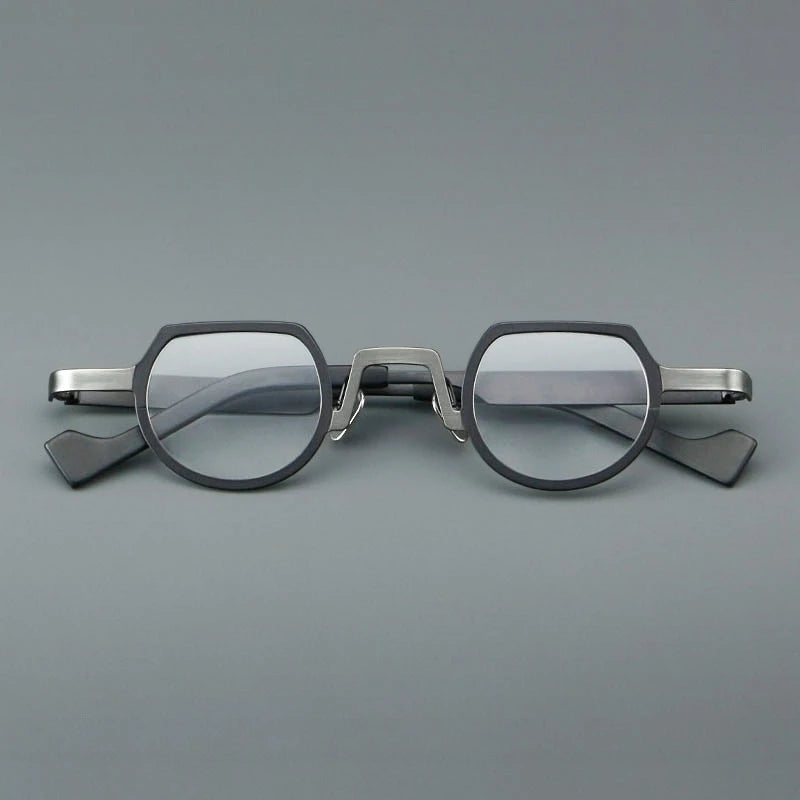 New stylish round glasses frame 7020 retro ultra-light pure titanium glasses frame can be equipped with prescription glasses.