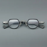 New stylish round glasses frame 7020 retro ultra-light pure titanium glasses frame can be equipped with prescription glasses.
