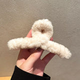 Winter Faux Fur Hair Claw for Women Elegant Acrylic Crab Barrette Hairpin Girl-Hair Accessories Furry Headwear Hair Claw Clip