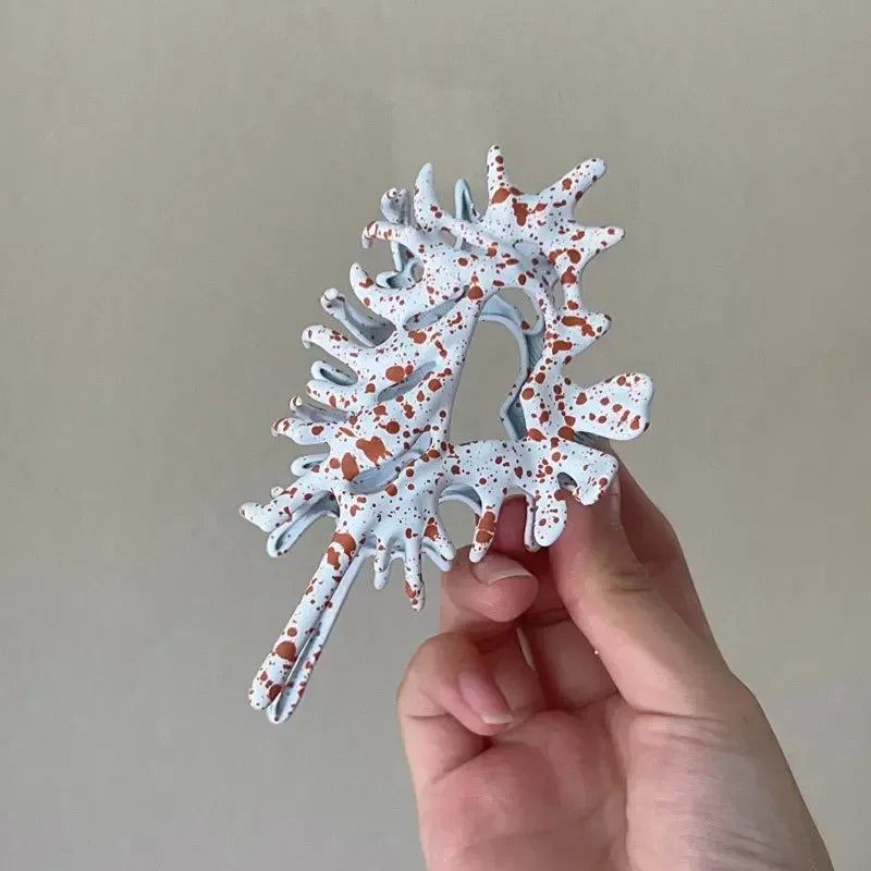 Creativity Unique Colorful Alien Metal Conch Hair Claws for Women Girl Y2K Hollow Headwear Shell Crab Hair Clip Hair Accessories