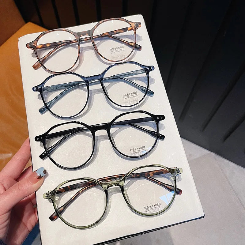 Blue Light Blocking Eyeglasses Frame Fashion Style Round Shape Glass Frames for Men Women TR90 Material Female Glass
