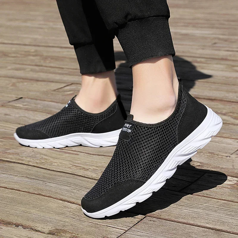 MAEDEF Fashion Breathable Men Casual Shoes Lightweight Outdoor Walking Shoe Non-slip Men's Sneakers Slip on Comfortable Footwear