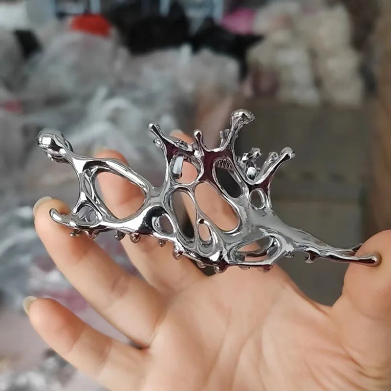 Y2K Liquid Metal Butterfly Hair Claw Hairpin 2024 Trendy NEW Design Irregular Hollowed HairClip Women Headwear Accessories
