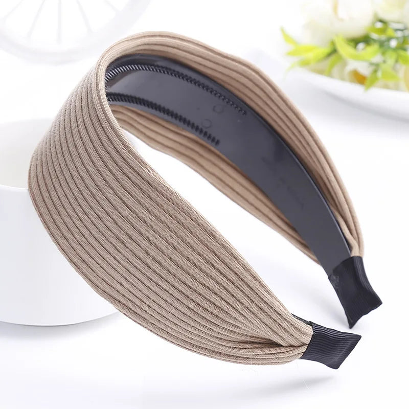 Wide brimmed headbands for women going out in Korea, fashionable and stylish facial wash headbands, hair clips, and ribbons