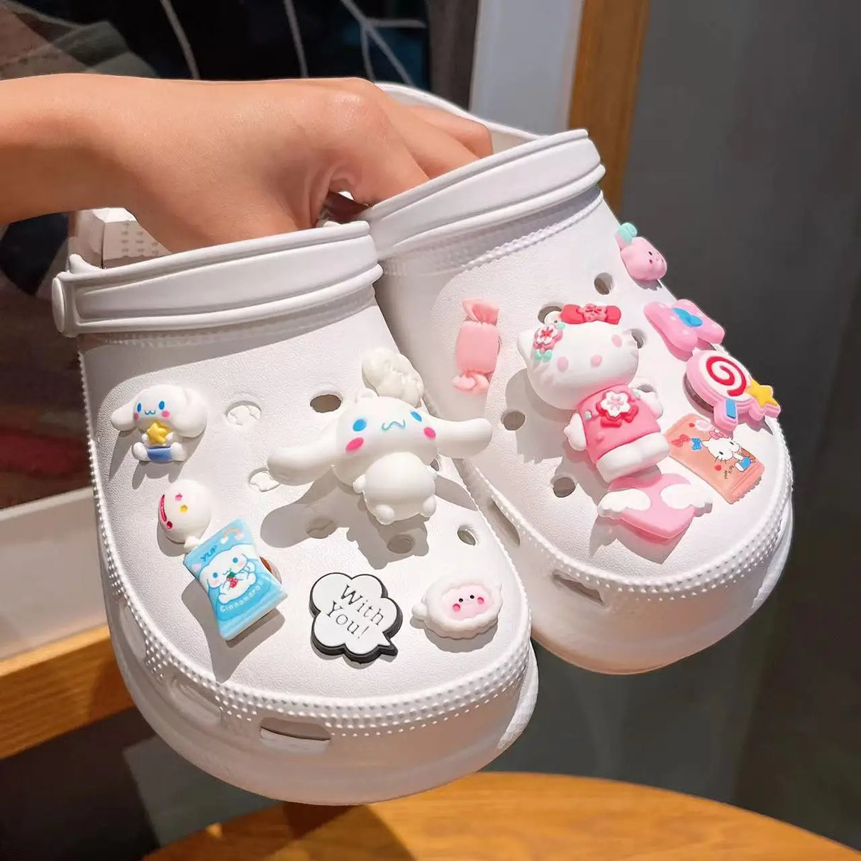 New Sanrio Kuromi LED Shoes Accessories Cartoon Peripheral Cinnamoroll Melody Pompompurin Charm Buckle Charms Kids Gift