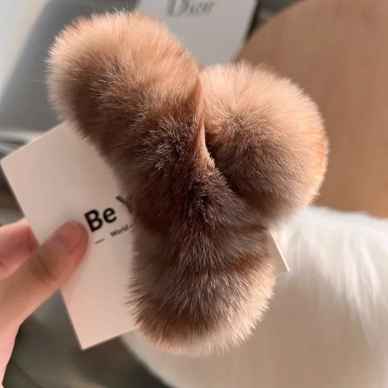 Muweordy New Oversized Faux Fur Big Crab Hair Clip for Girls Rabbit Hair Claw Clips Cute Plush Ponytail Women's Hair Barrettes
