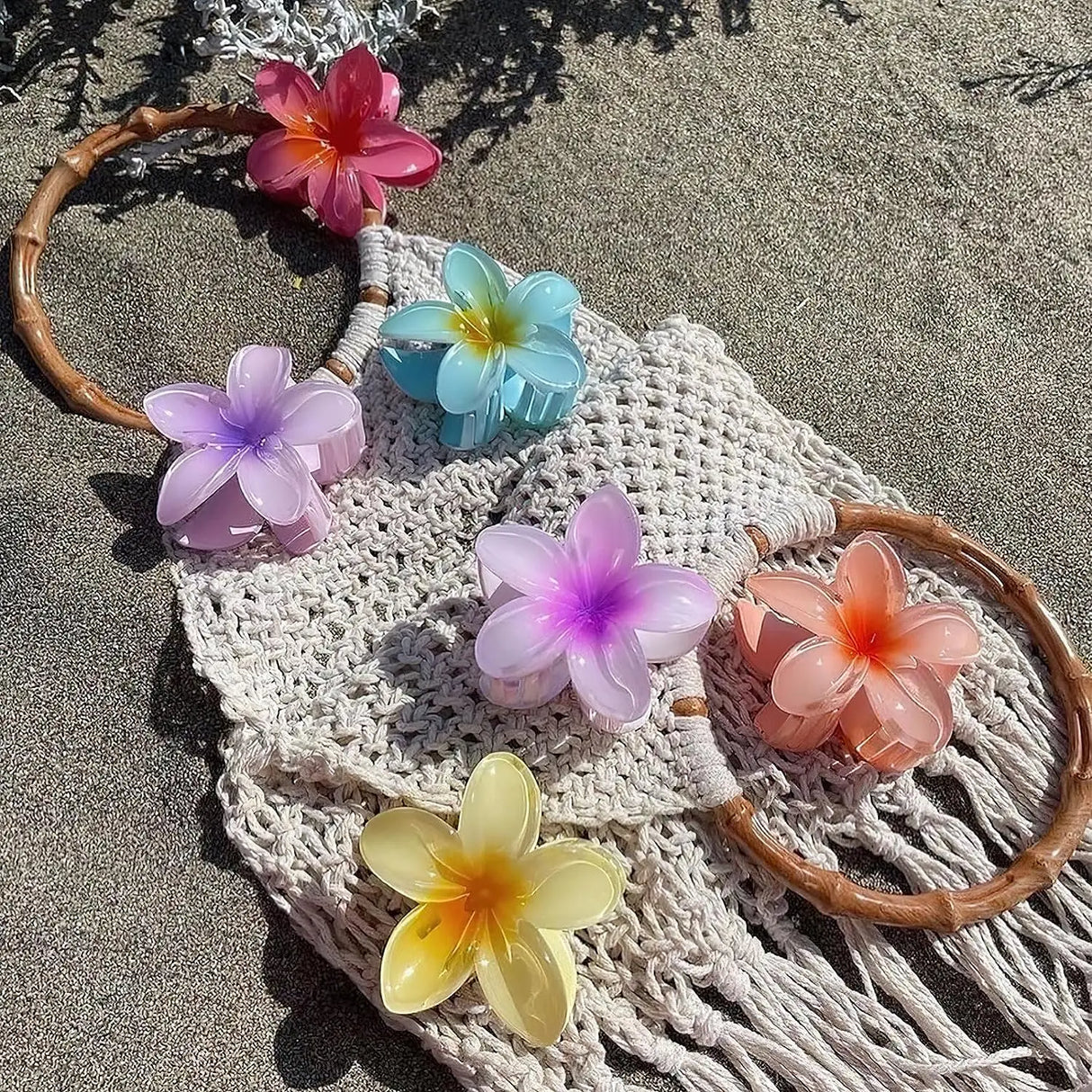 4Pcs Flower Hair Claw Clips for Women Fashion Large Hair Clips Beach Vacation Bohemia Hairpins Girls Hair Accessories