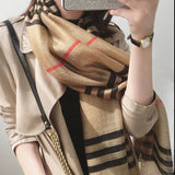 Wholesale of high-end scarves made of genuine silk and wool blended with new checkered scarves for women in autumn and winter, K