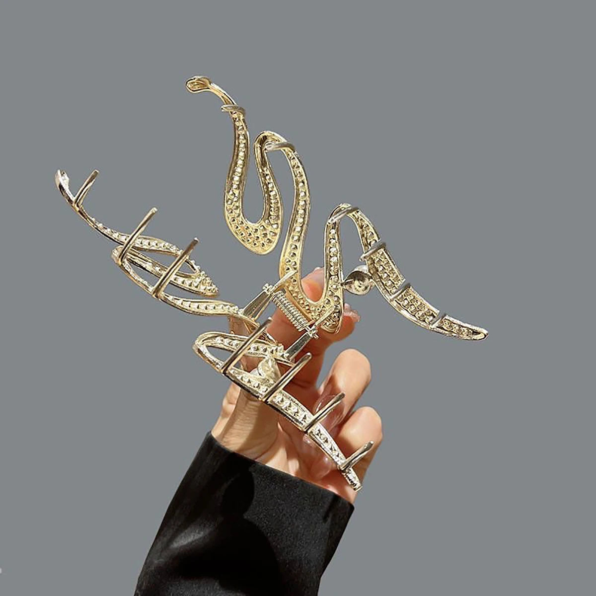 Luxury Large Metal Hair Claw Clip Irregular Hairpins Punk Crystal Hair Crabs Barrettes Vintage Jaw Clips Women Hair Accessories