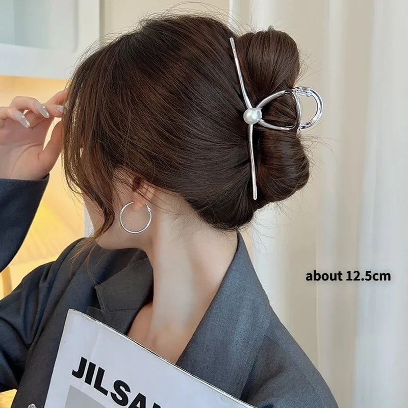 2023 New Fashion Metal Hair Claws Clip for Women Girls Trendy Hair Clip Barrette Hairpins Party Headwear Hair Accessories Tiara