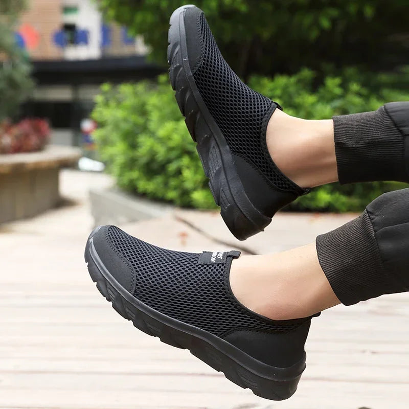 MAEDEF Fashion Breathable Men Casual Shoes Lightweight Outdoor Walking Shoe Non-slip Men's Sneakers Slip on Comfortable Footwear