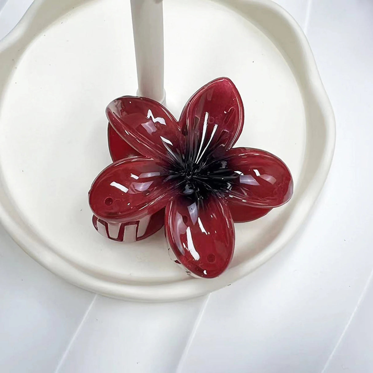 2024 Bohemian Beach Vacation Frangipani Egg Flower Hair Clips Lily Flower Hawaii Beach Hair Claw for Women Girl Hair Accessories