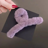 Winter Faux Fur Hair Claw for Women Elegant Acrylic Crab Barrette Hairpin Girl-Hair Accessories Furry Headwear Hair Claw Clip
