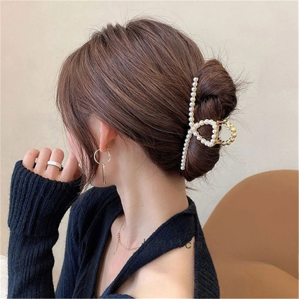 Metal Hair Claw Crab Clip for Women Girls Korean Non Slip Big Geometric Barrette Shark Clip Hairpin Head Pearl Hair Accessories