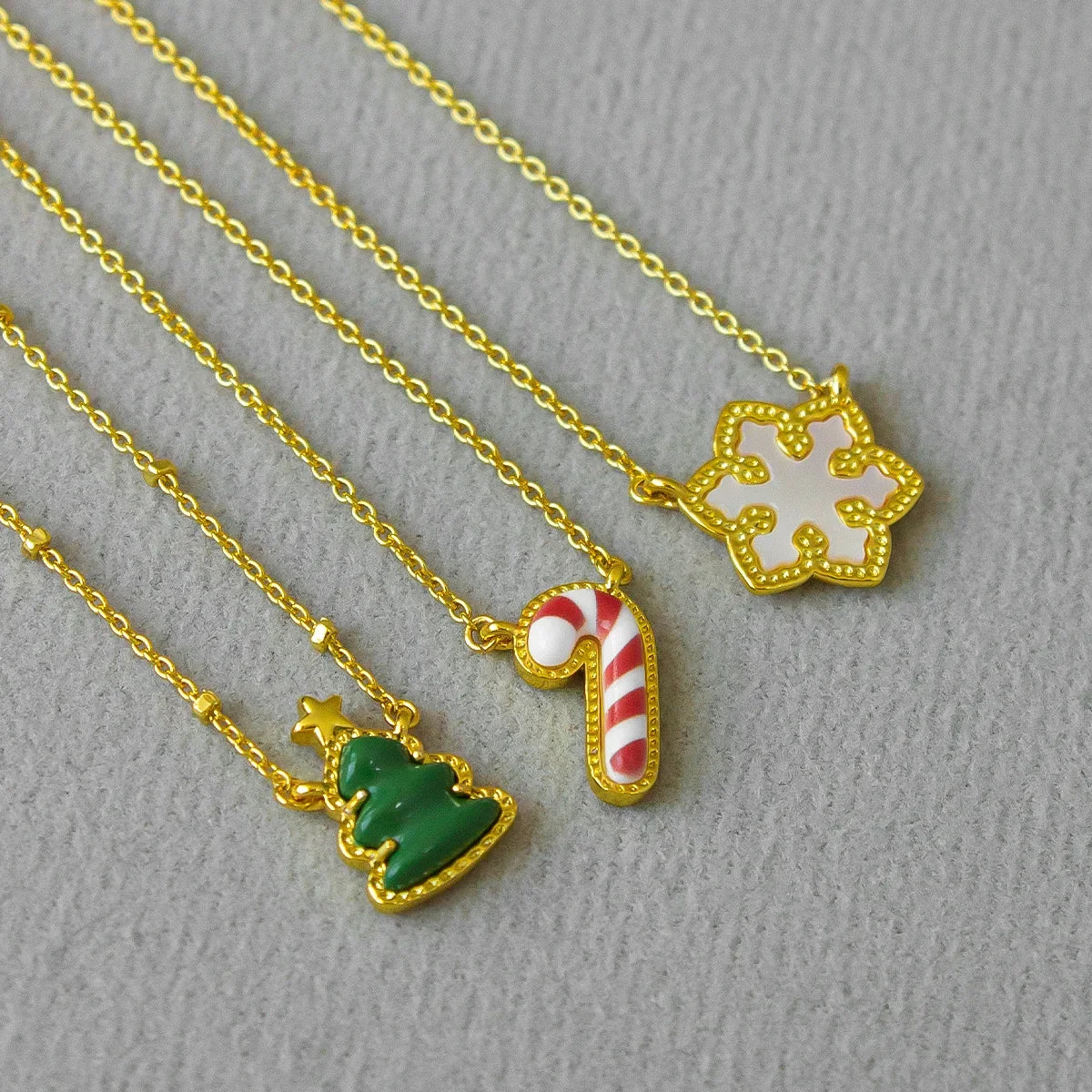VKVVA Fashion Jewelry Candy Cane Christmas Tree Snowflake Short Pendant Necklace for Women Unique Gifts