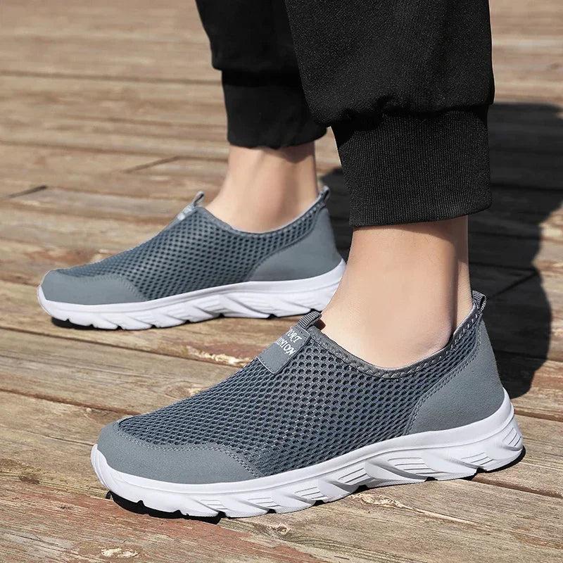 MAEDEF Fashion Breathable Men Casual Shoes Lightweight Outdoor Walking Shoe Non-slip Men's Sneakers Slip on Comfortable Footwear
