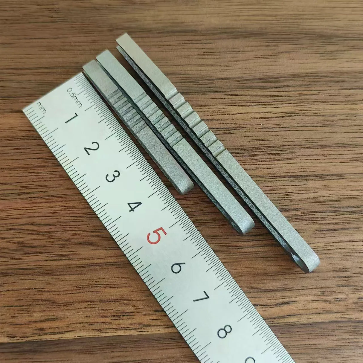 Titanium TC4 Clip Tweezers Pick Up Clamping EDC Multipurpose Gadget Professional Camp Outdoor Pocket Maintenance Tool 6 Colors
